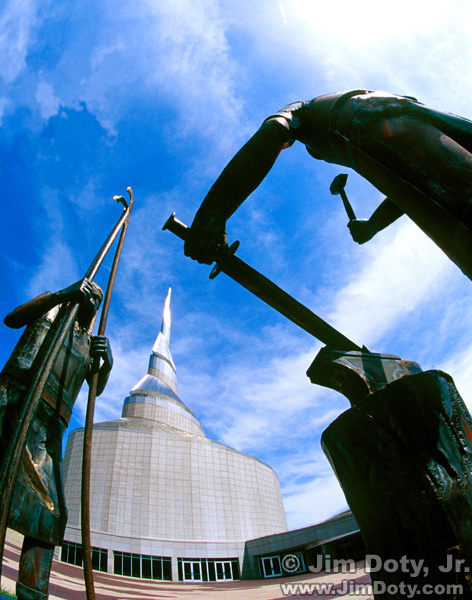 Peace Statue, The Temple. Independence, Missouri.
