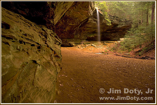Ash Cave. Photography copyright Jim Doty Jr.