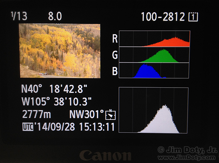 LCD display with histograms for photo 2812.